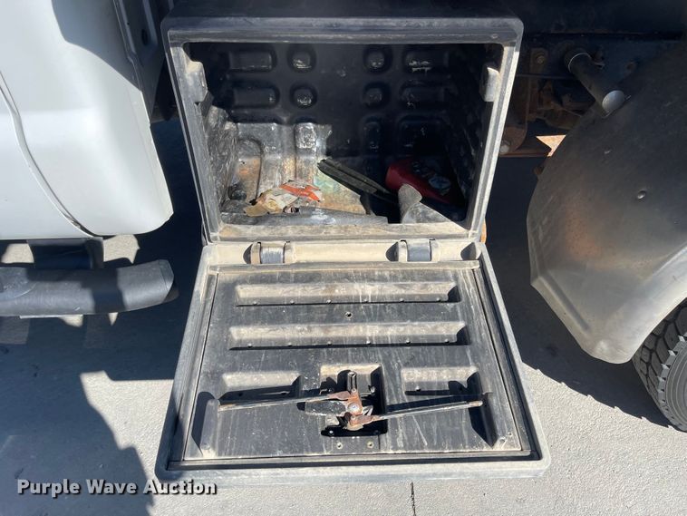 image for item JD9238 2008 Ford F450 Super Duty XL  dump truck