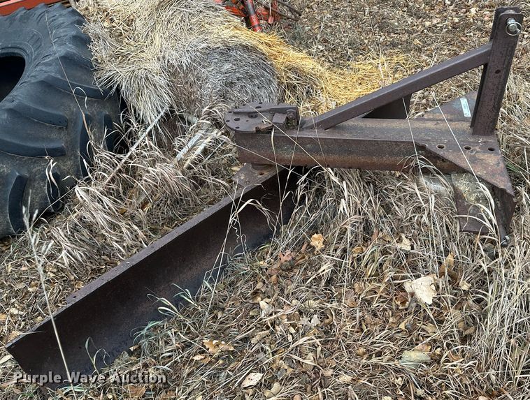 image for item JD9639 90" W three point blade