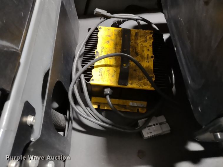 image for item JK9110 Karcher B250R  floor scrubber