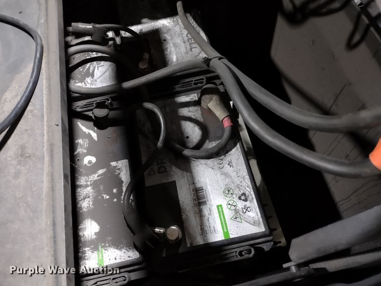 image for item JK9110 Karcher B250R  floor scrubber