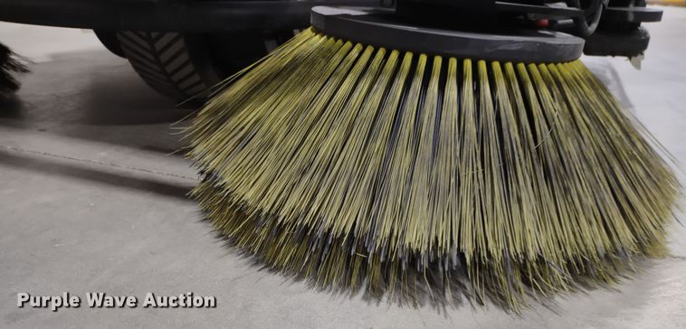 image for item JK9110 Karcher B250R  floor scrubber