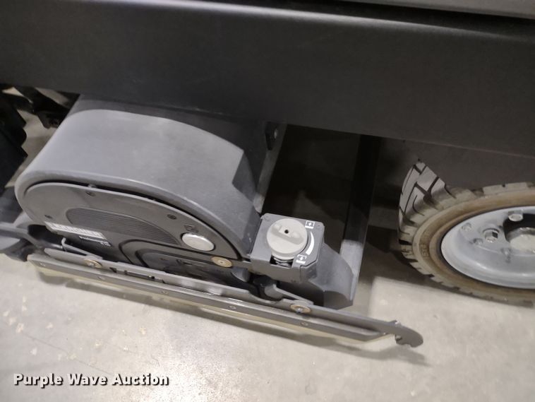 image for item JK9110 Karcher B250R  floor scrubber