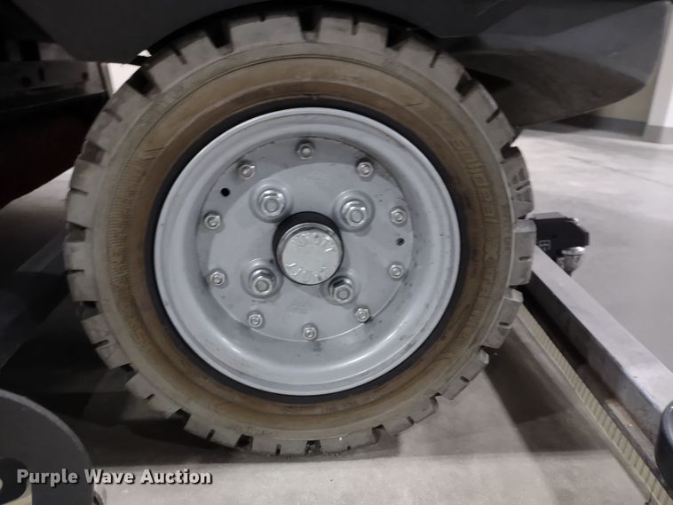 image for item JK9110 Karcher B250R  floor scrubber