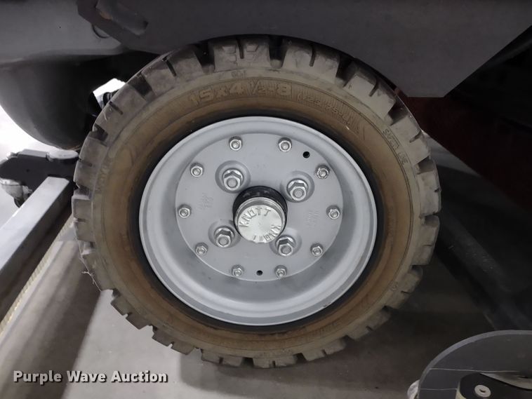 image for item JK9110 Karcher B250R  floor scrubber