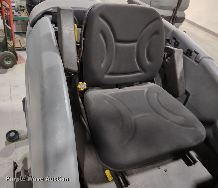 image for item JK9111 Karcher B250R  floor scrubber