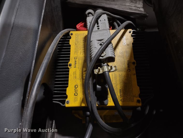 image for item JK9111 Karcher B250R  floor scrubber