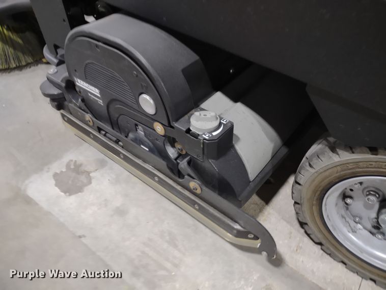 image for item JK9111 Karcher B250R  floor scrubber