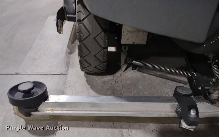 image for item JK9111 Karcher B250R  floor scrubber