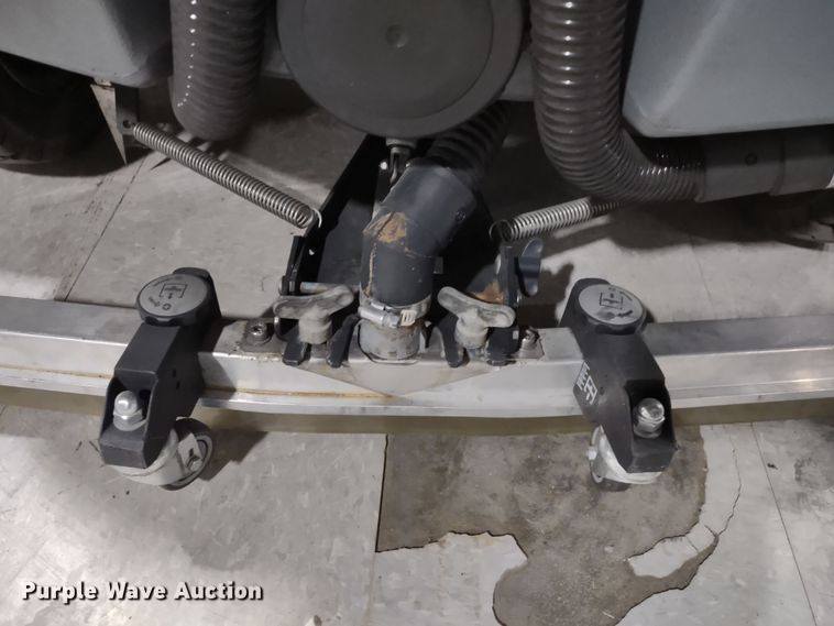 image for item JK9111 Karcher B250R  floor scrubber