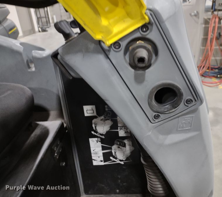 image for item JK9112 Karcher B250R  floor scrubber