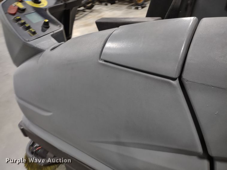 image for item JK9112 Karcher B250R  floor scrubber