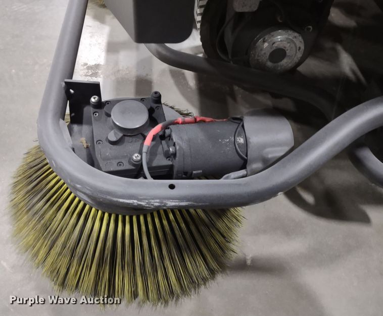 image for item JK9112 Karcher B250R  floor scrubber