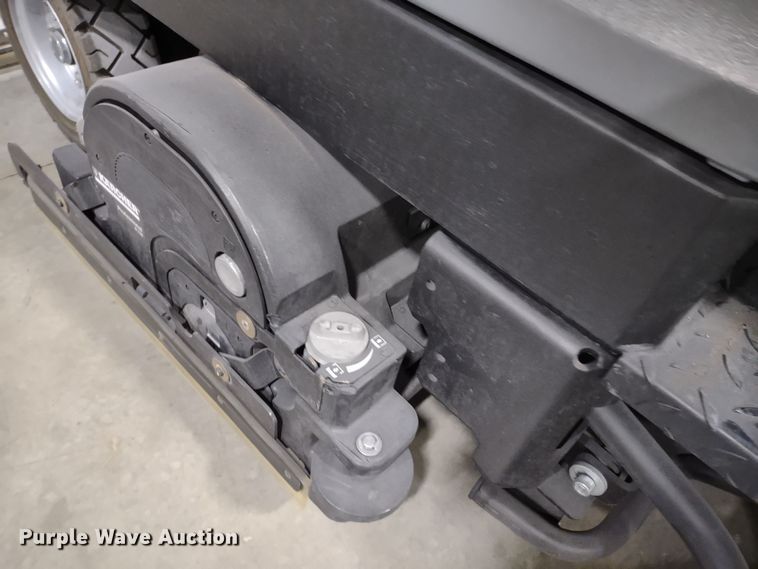 image for item JK9112 Karcher B250R  floor scrubber