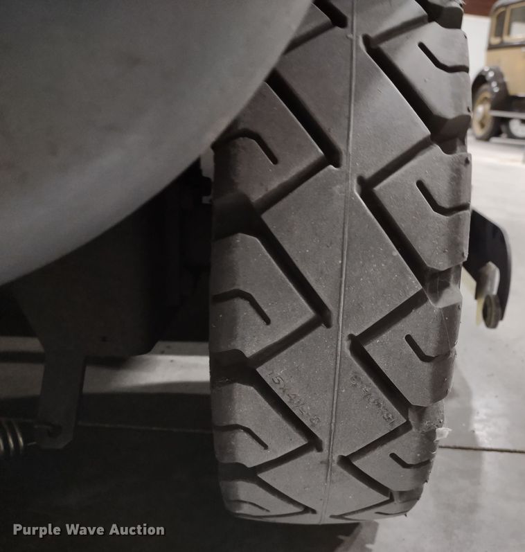 image for item JK9112 Karcher B250R  floor scrubber