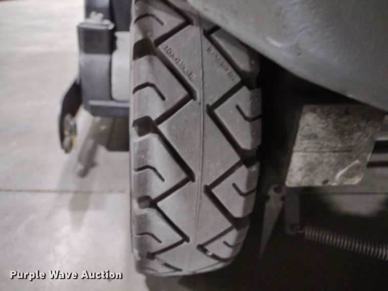 image for item JK9112 Karcher B250R  floor scrubber