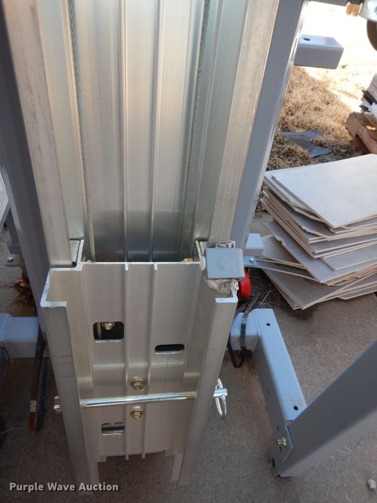 image for item JR9020 2019 Genie SLC24  material lift