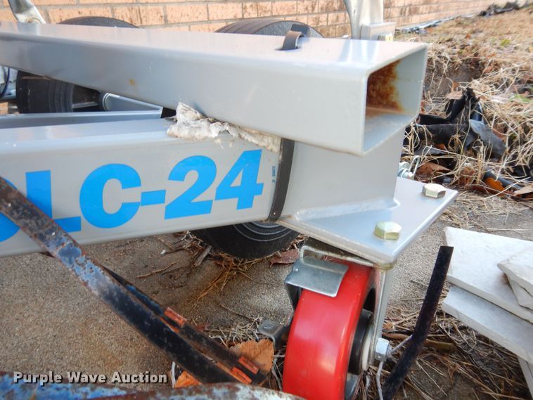 image for item JR9020 2019 Genie SLC24  material lift