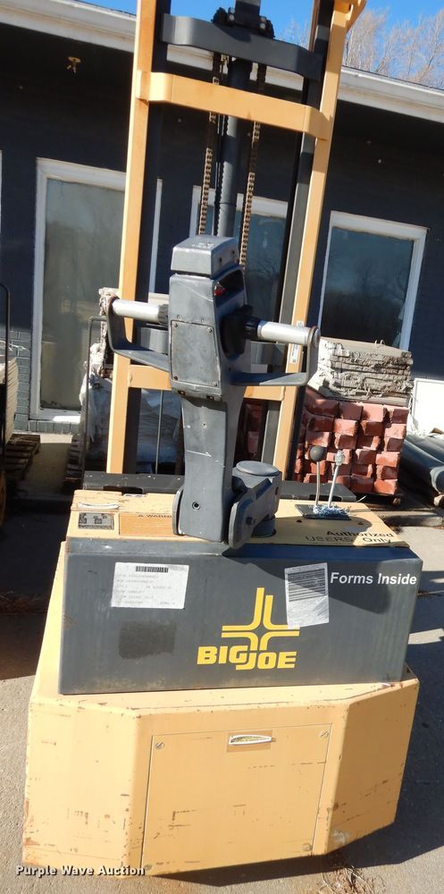 image for item JR9022 Big Joe  electric pallet jack