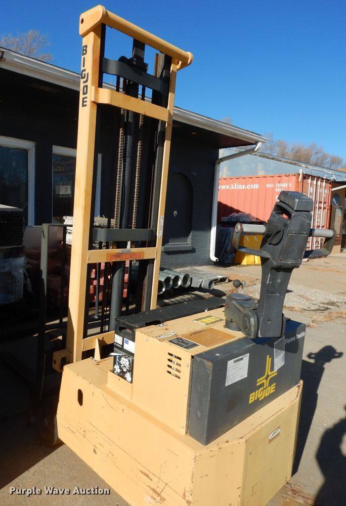 image for item JR9022 Big Joe  electric pallet jack