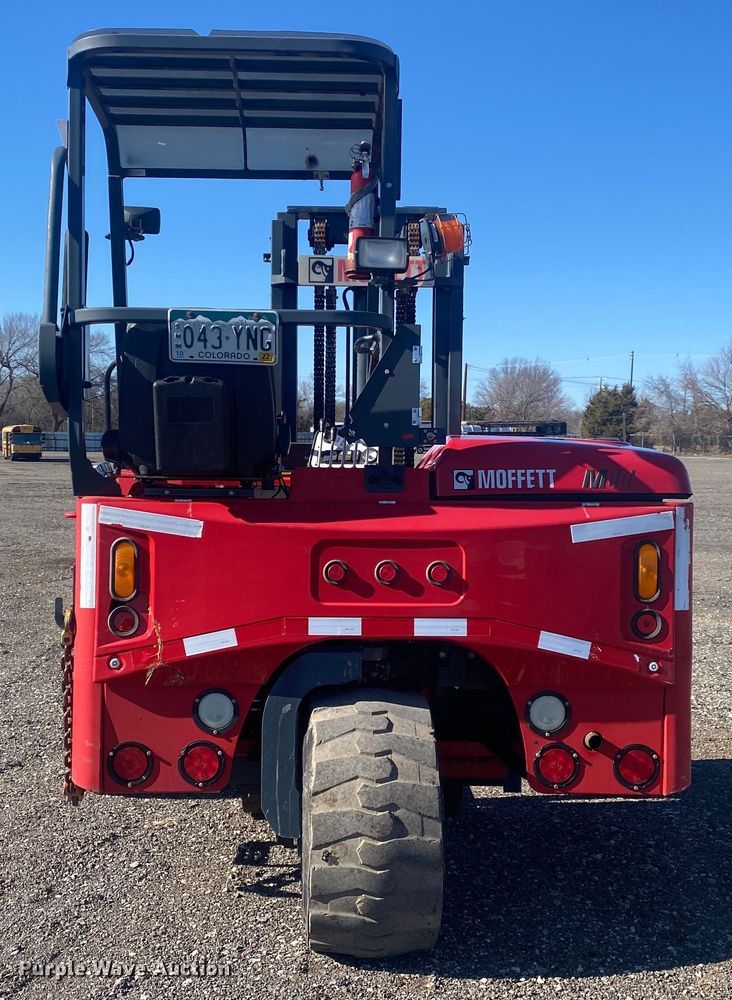 image for item JW9246 2011 Moffett M80BC  forklift