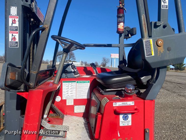 image for item JW9246 2011 Moffett M80BC  forklift