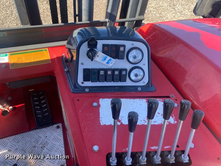 image for item JW9246 2011 Moffett M80BC  forklift