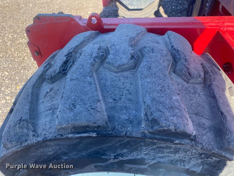 image for item JW9246 2011 Moffett M80BC  forklift