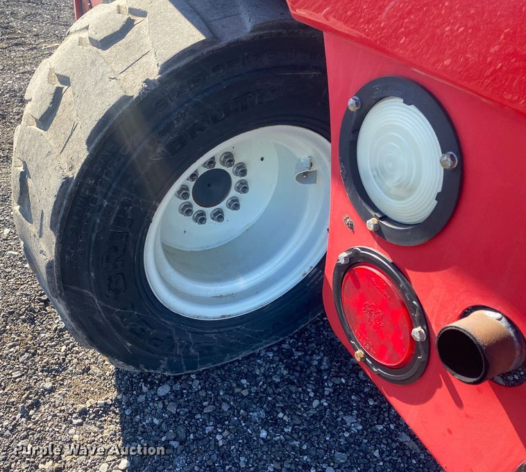 image for item JW9246 2011 Moffett M80BC  forklift