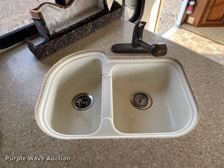 image for item JW9264 2011 Keystone Laredo  camper