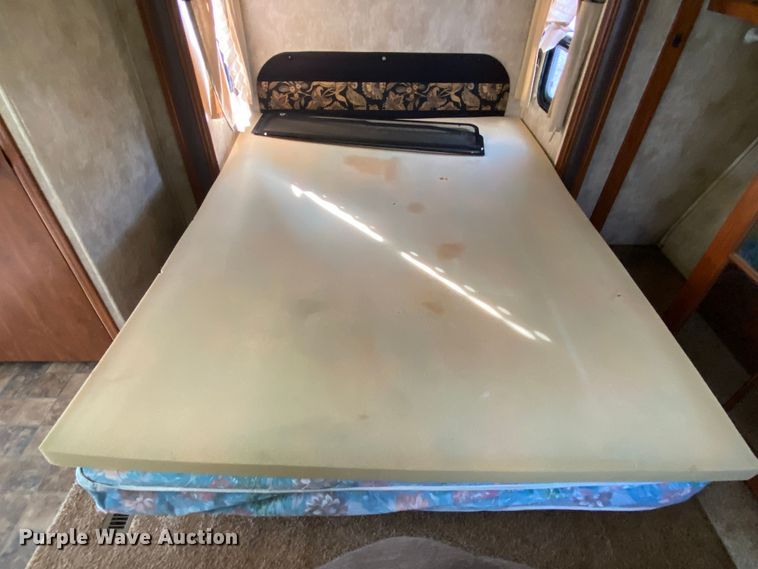 image for item JW9264 2011 Keystone Laredo  camper