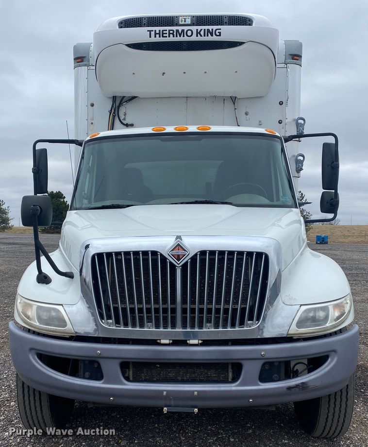 image for item JW9272 2014 International 4300  refrigerated truck