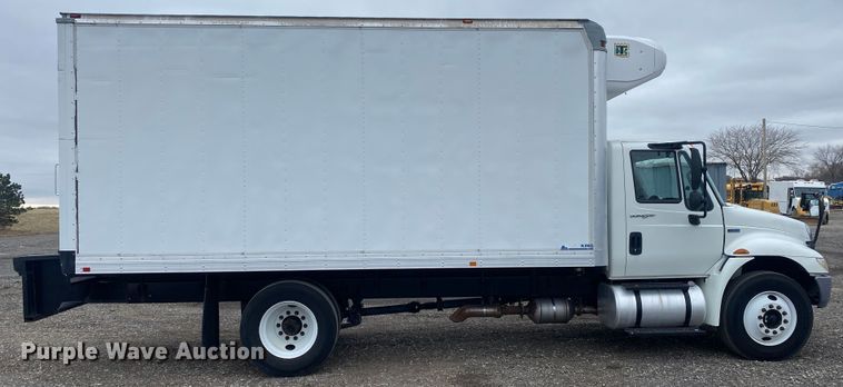 image for item JW9272 2014 International 4300  refrigerated truck