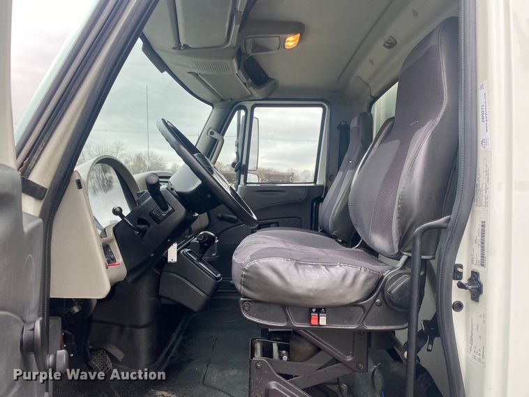 image for item JW9272 2014 International 4300  refrigerated truck