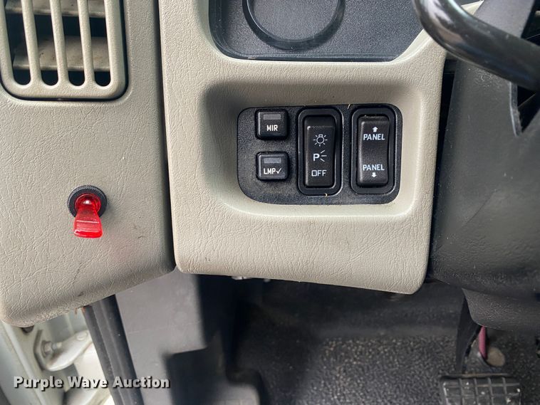 image for item JW9272 2014 International 4300  refrigerated truck