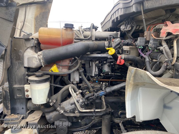 image for item JW9272 2014 International 4300  refrigerated truck