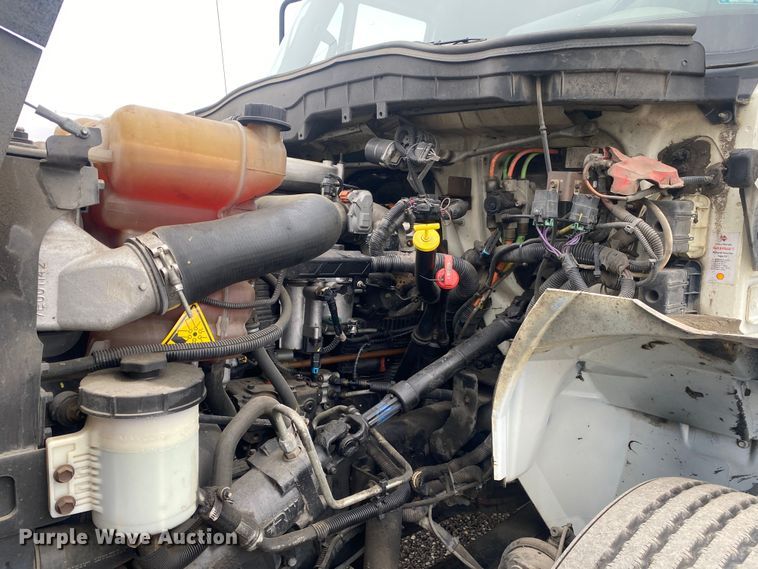 image for item JW9272 2014 International 4300  refrigerated truck