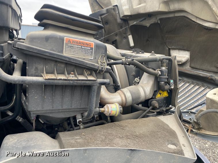 image for item JW9272 2014 International 4300  refrigerated truck