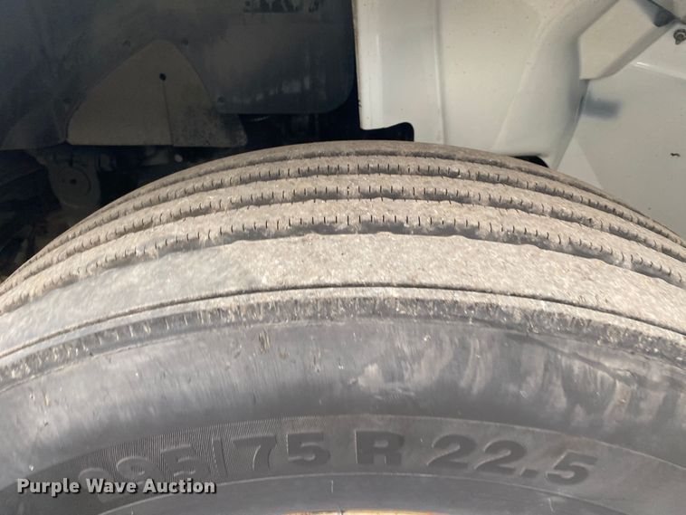 image for item JW9272 2014 International 4300  refrigerated truck