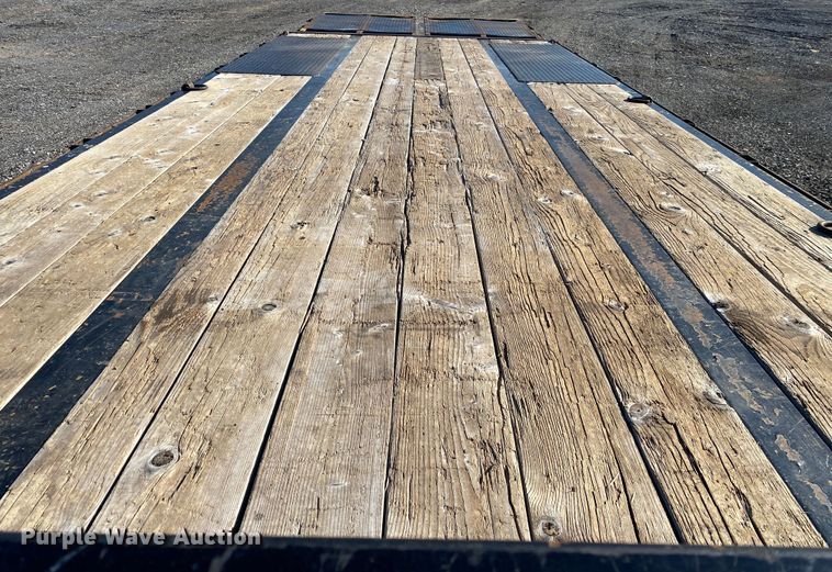 image for item JW9285 2015 Big Tex 25GN  equipment trailer