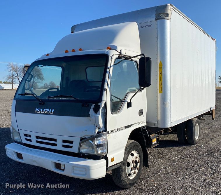 image for item JW9289 2006 Isuzu NPR  box truck