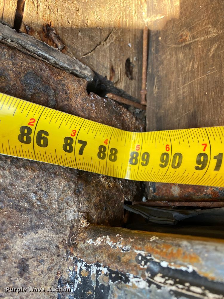 image for item JW9289 2006 Isuzu NPR  box truck