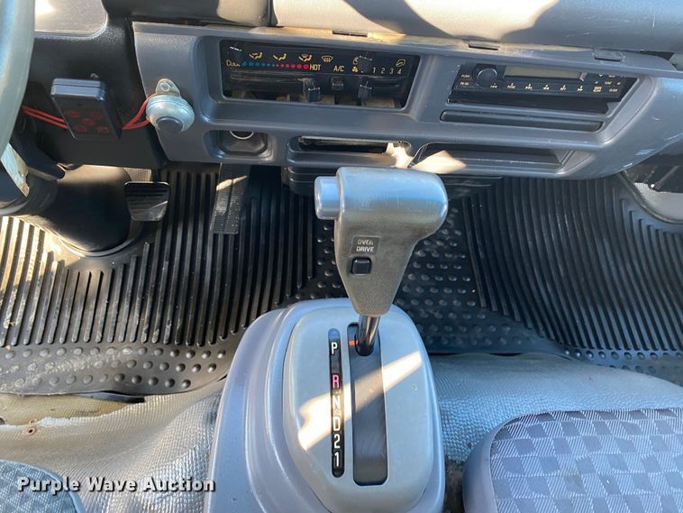 image for item JW9289 2006 Isuzu NPR  box truck