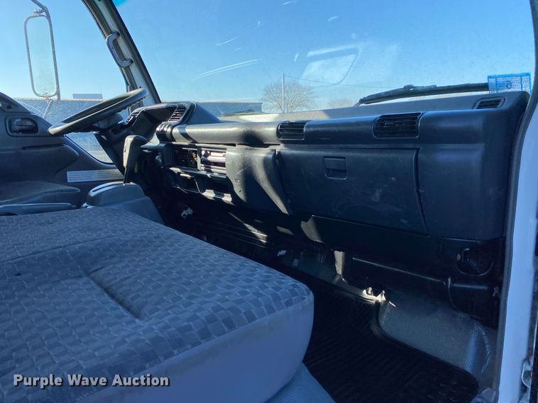 image for item JW9289 2006 Isuzu NPR  box truck