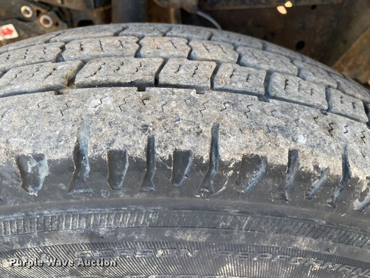 image for item JW9289 2006 Isuzu NPR  box truck