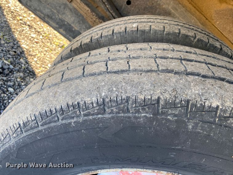 image for item JW9289 2006 Isuzu NPR  box truck