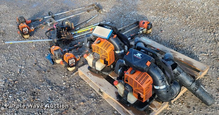 image for item JW9849 Lawn and garden equipment