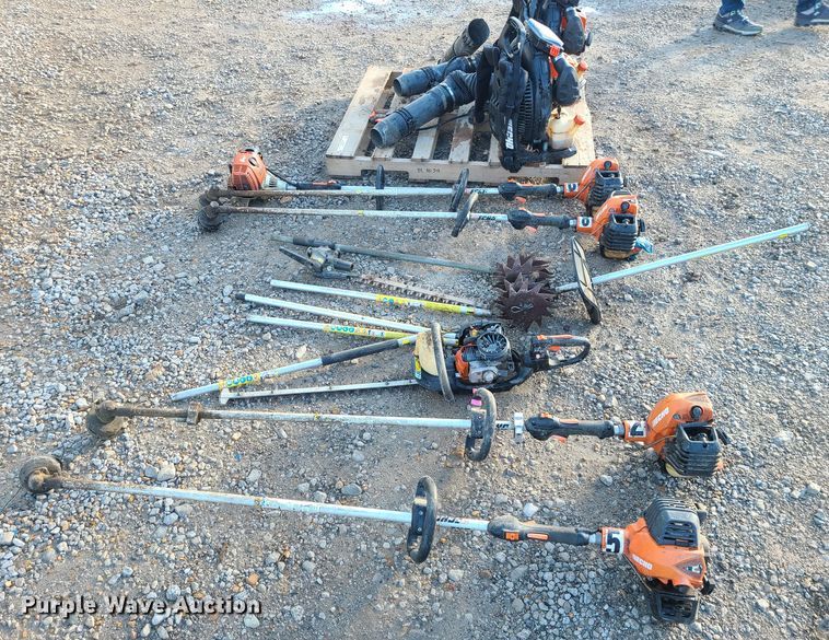 image for item JW9849 Lawn and garden equipment