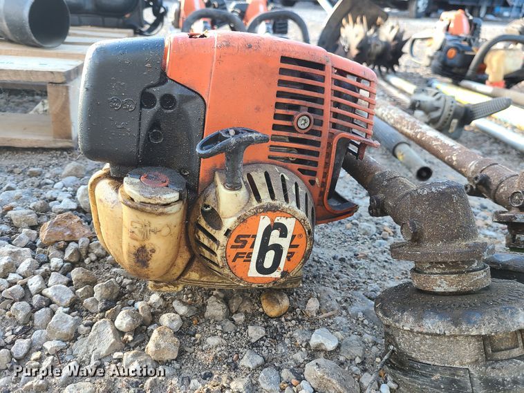 image for item JW9849 Lawn and garden equipment