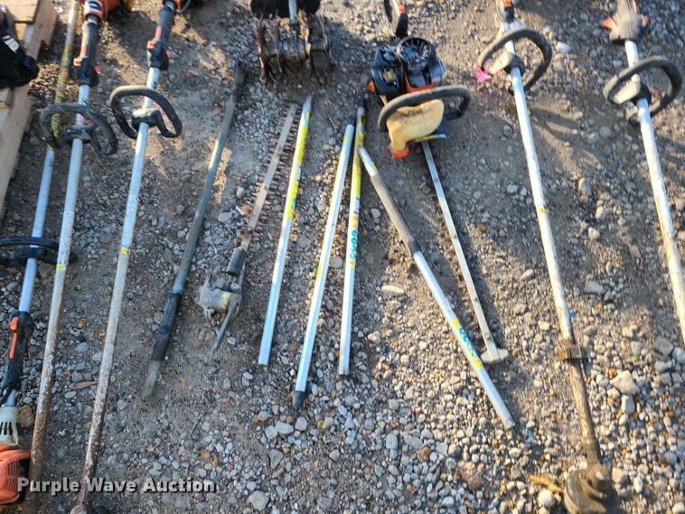 image for item JW9849 Lawn and garden equipment