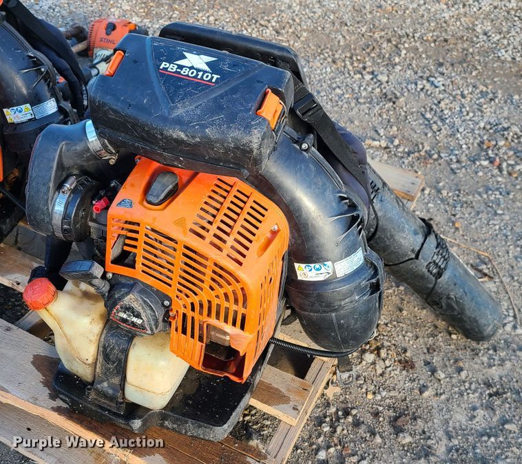 image for item JW9849 Lawn and garden equipment